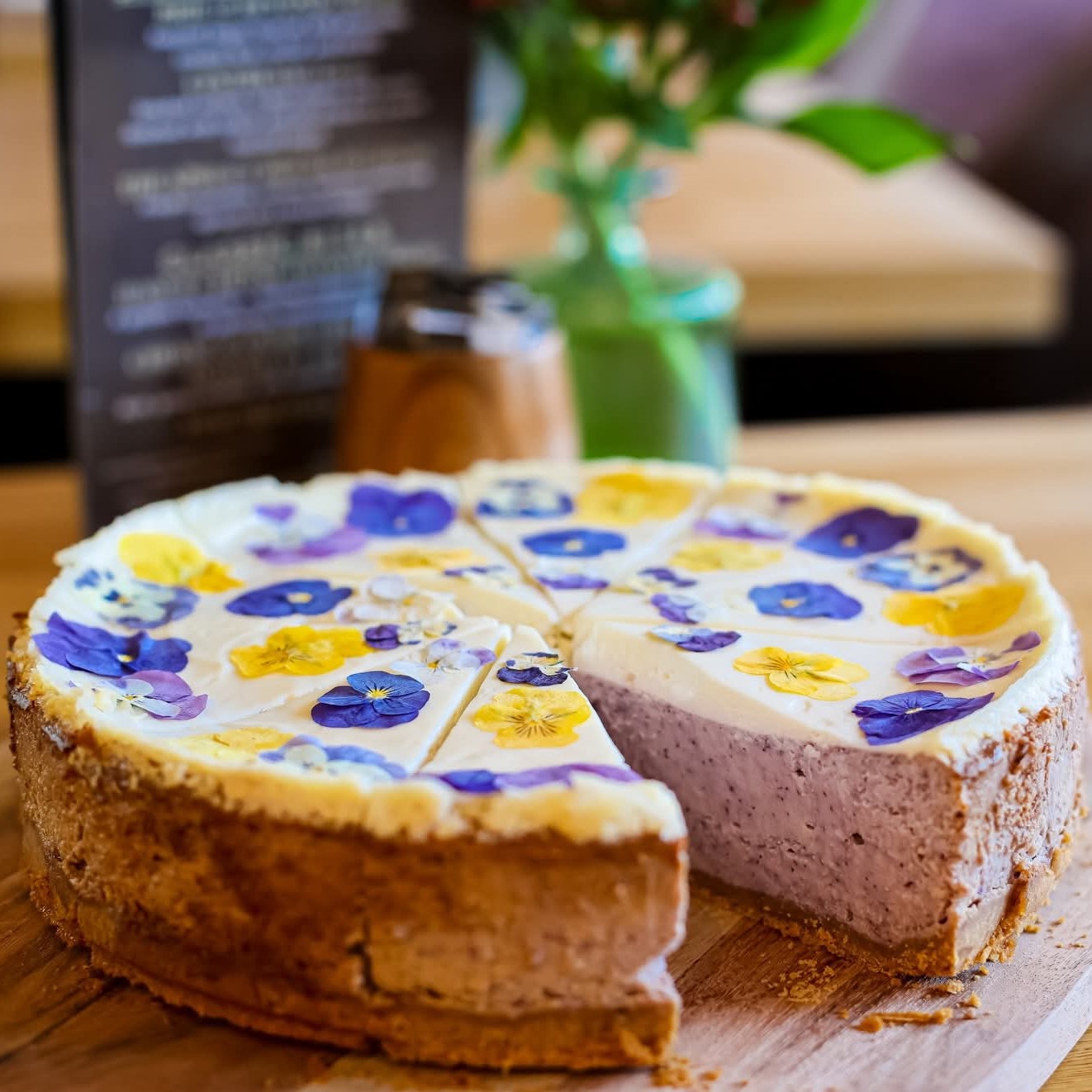 Photo of a beautiful cheesecake